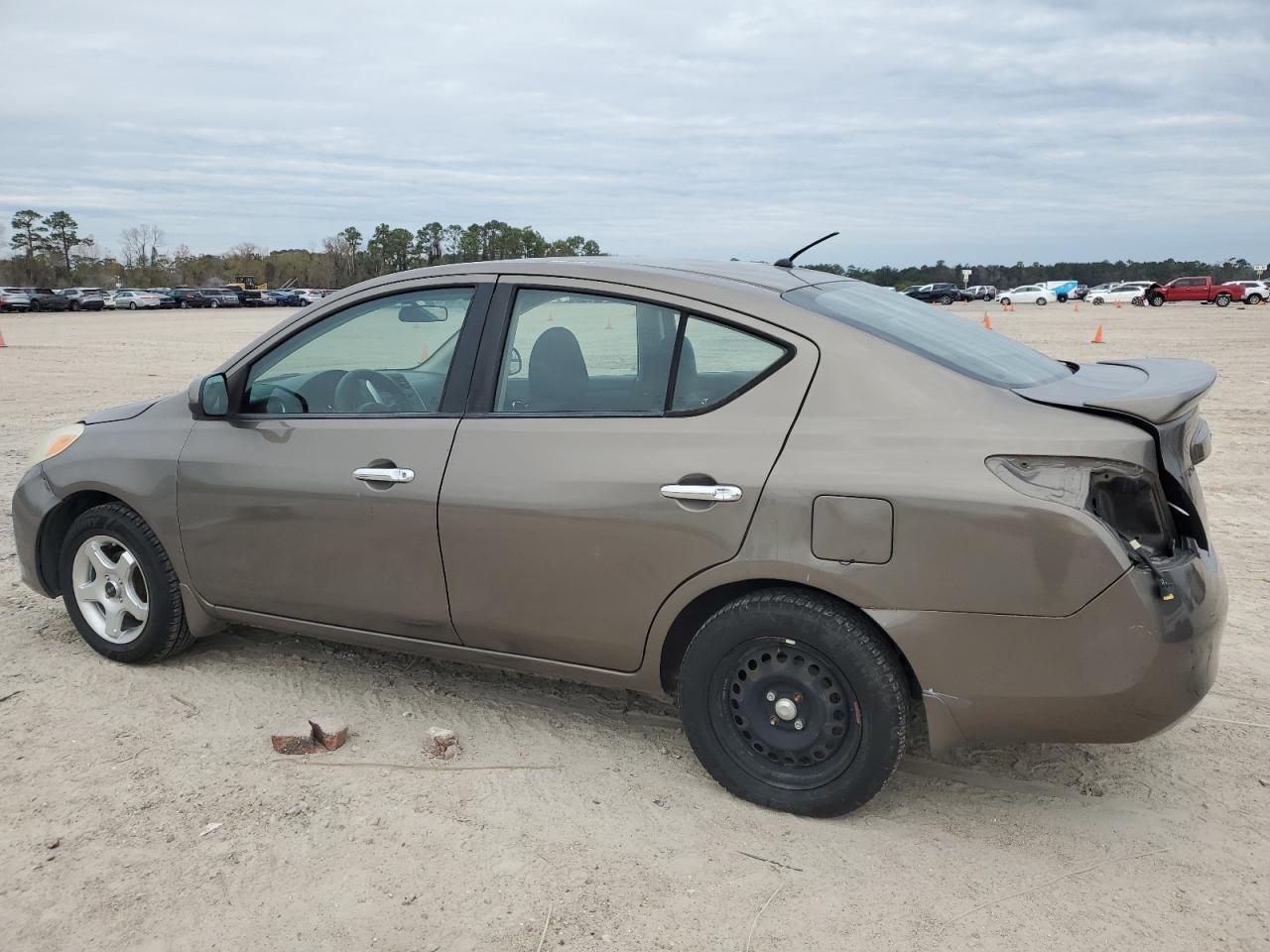 2014 NISSAN VERSA S - Фото 2