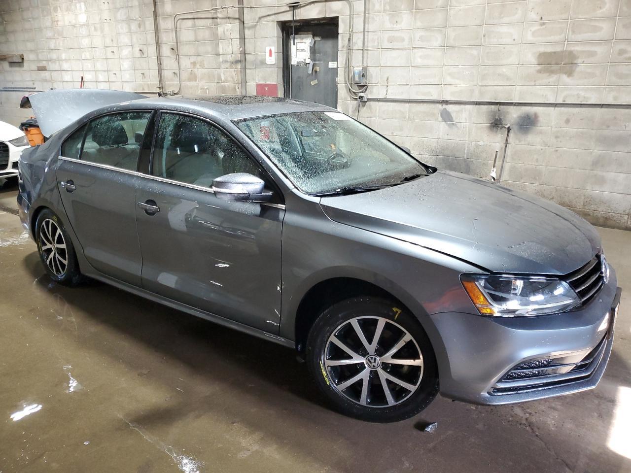 2017 VOLKSWAGEN JETTA SE - Image 4