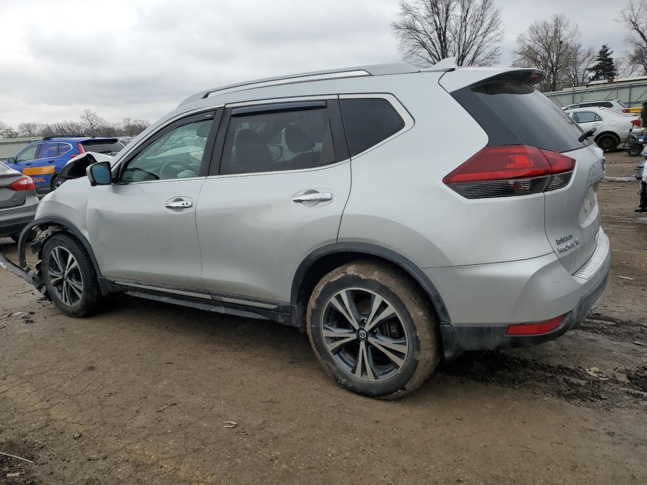 2018 NISSAN ROGUE S - Фото 2