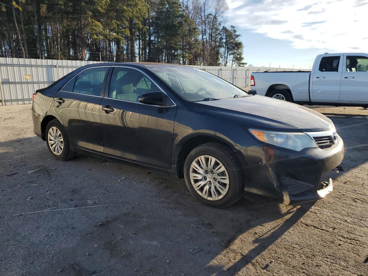 2014 TOYOTA CAMRY L - Фото 4