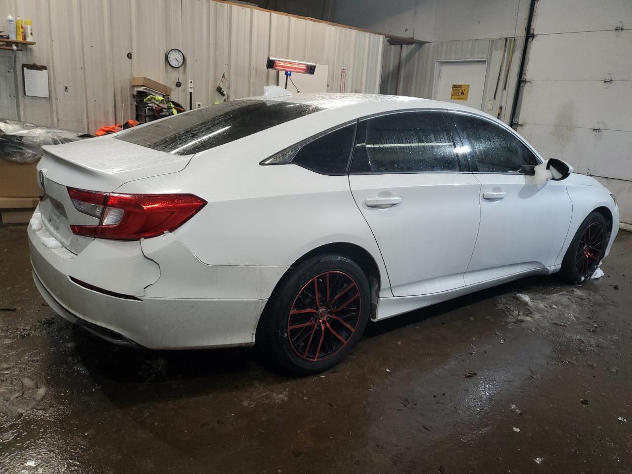 2018 HONDA ACCORD LX - Фото 3