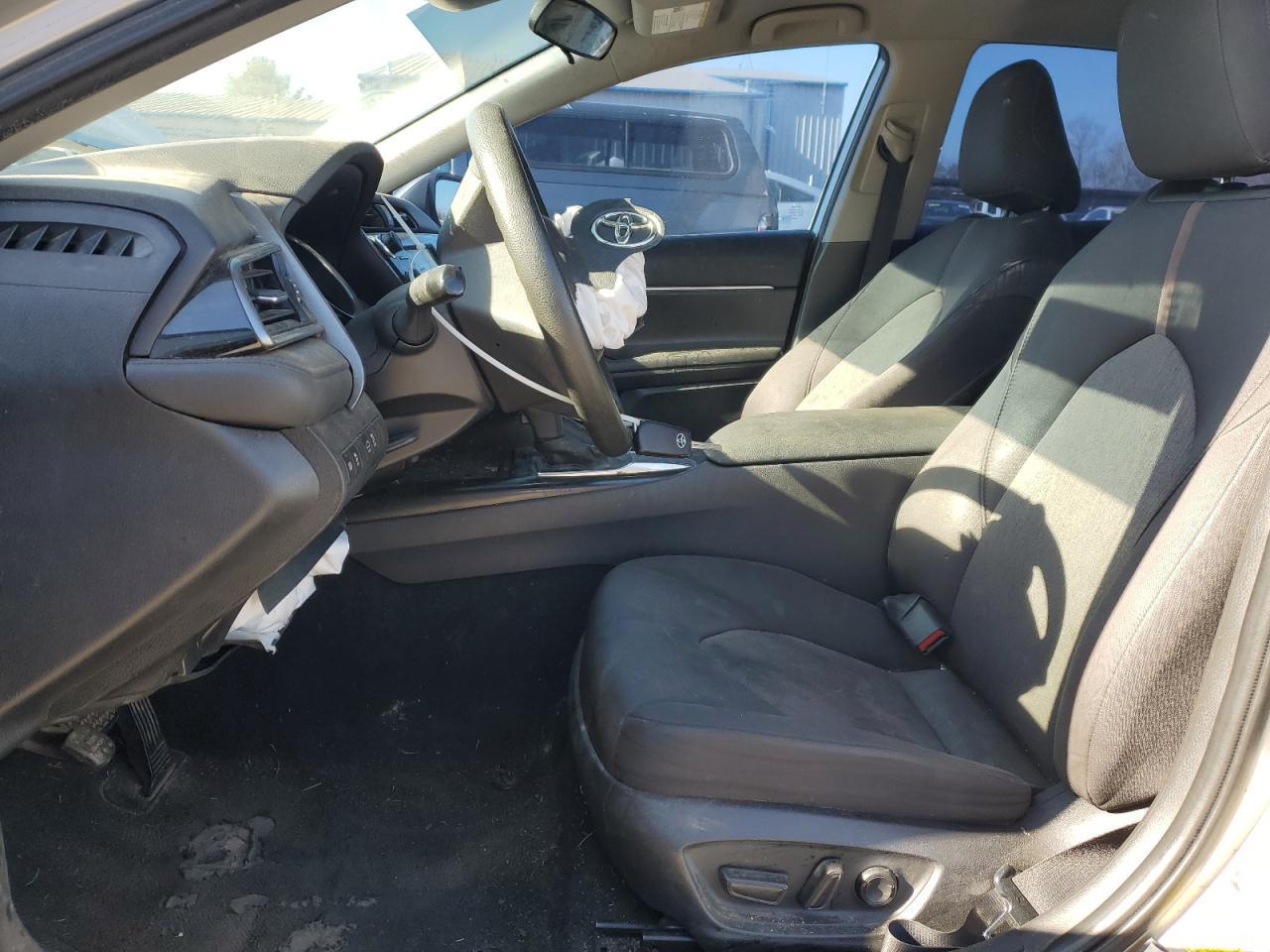 2020 TOYOTA CAMRY LE - Image 7