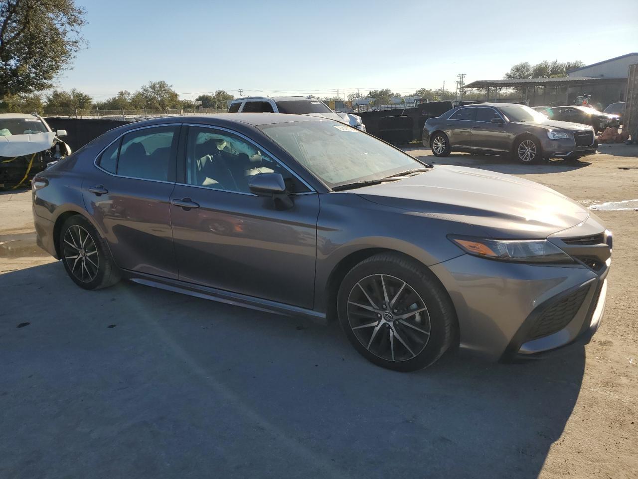 2021 TOYOTA CAMRY SE - Фото 4
