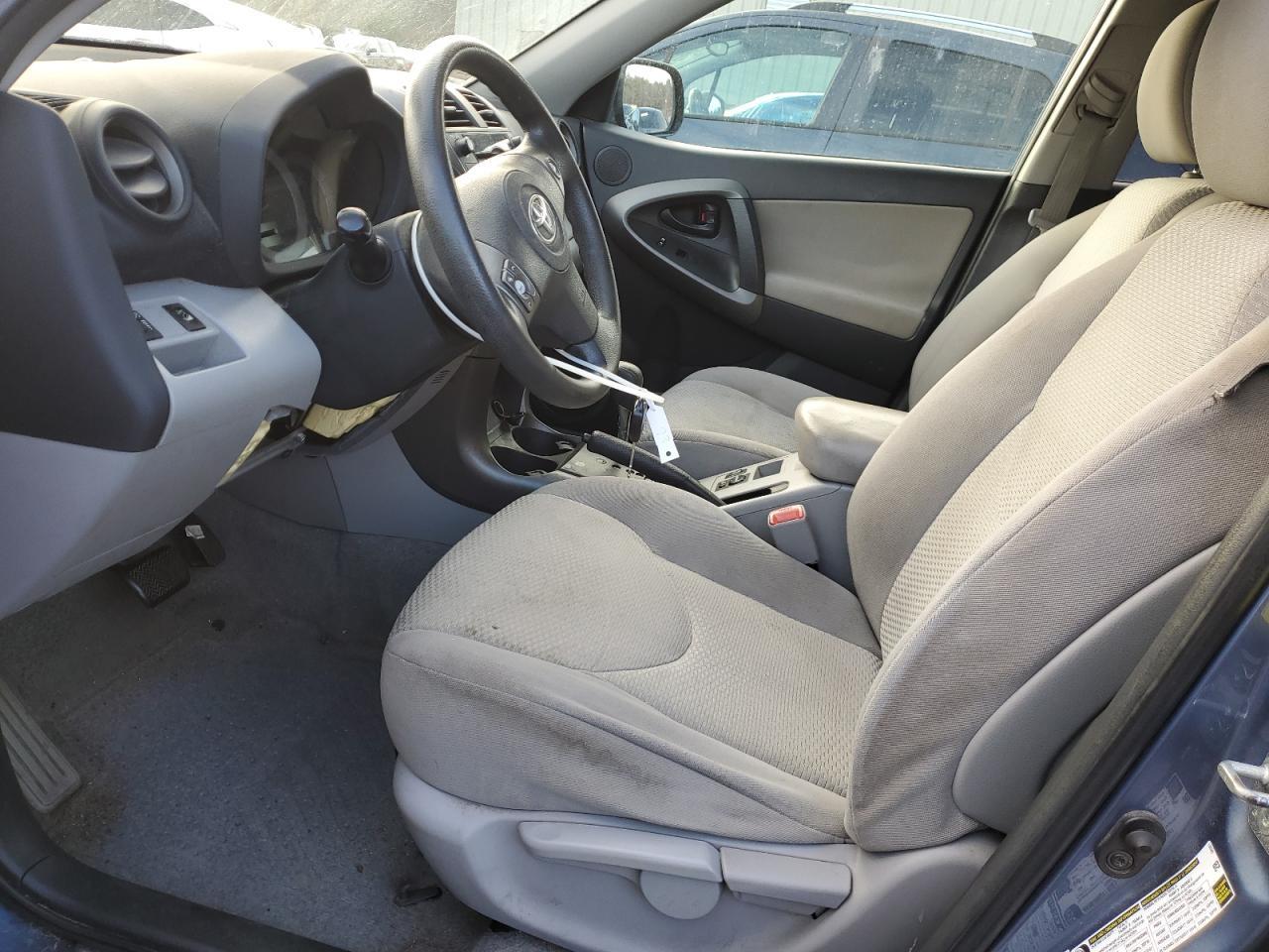 2011 TOYOTA RAV4 - Фото 7