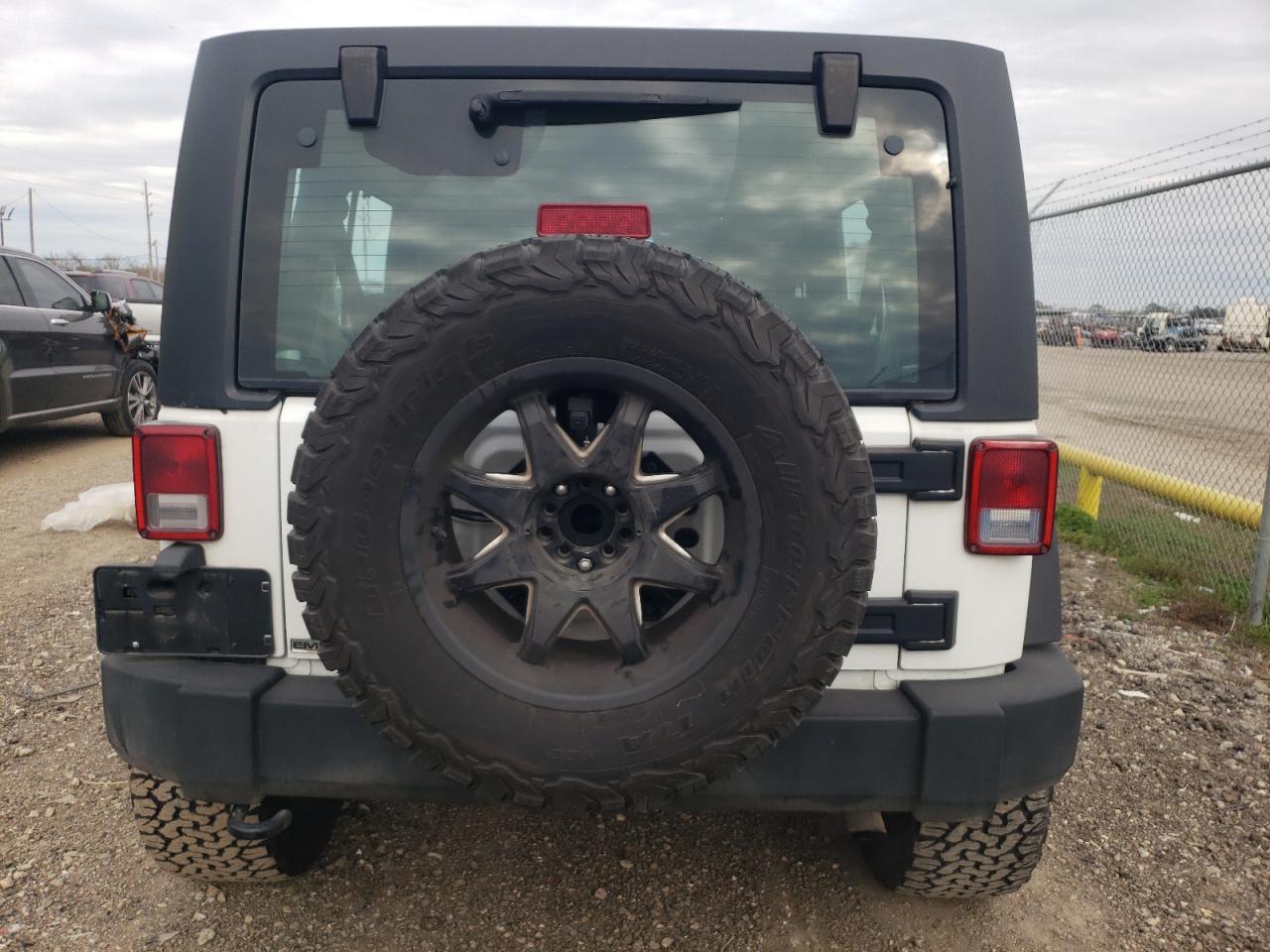 2015 JEEP WRANGLER U - Фото 6