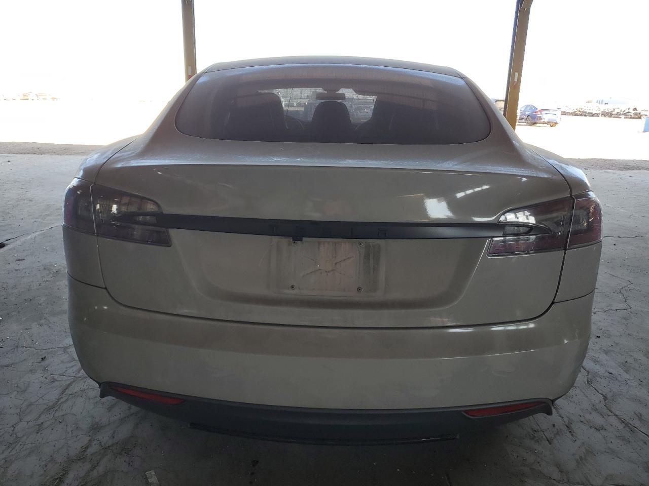 2015 TESLA MODEL S - Image 6