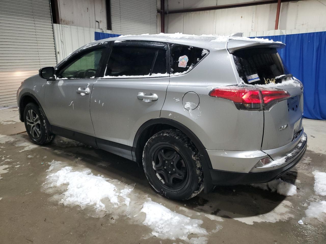 2018 TOYOTA RAV4 LE - Image 2