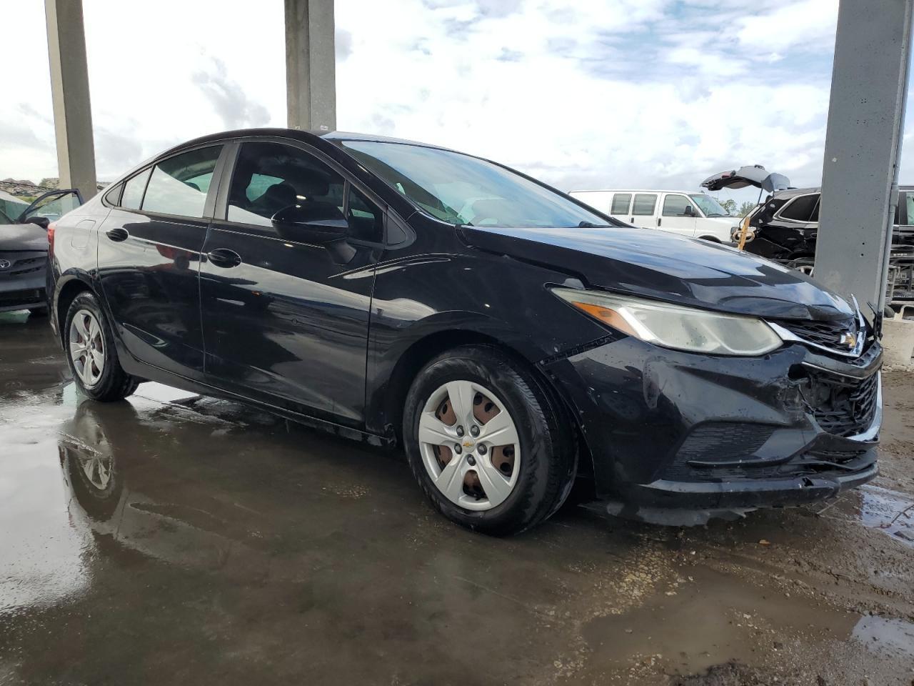 2017 CHEVROLET CRUZE LS - Image 4