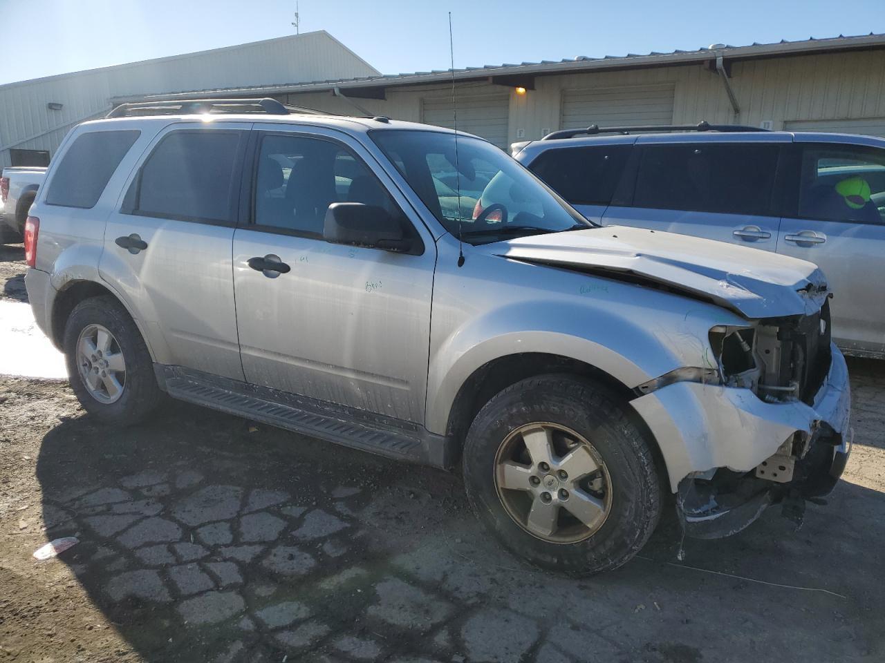 2012 FORD ESCAPE XLT - Image 4