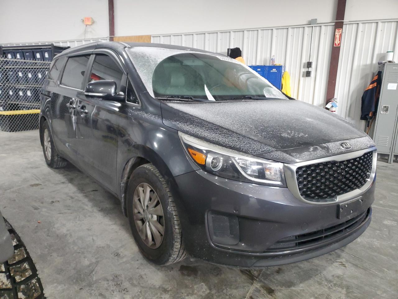 2016 KIA SEDONA LX - Image 4