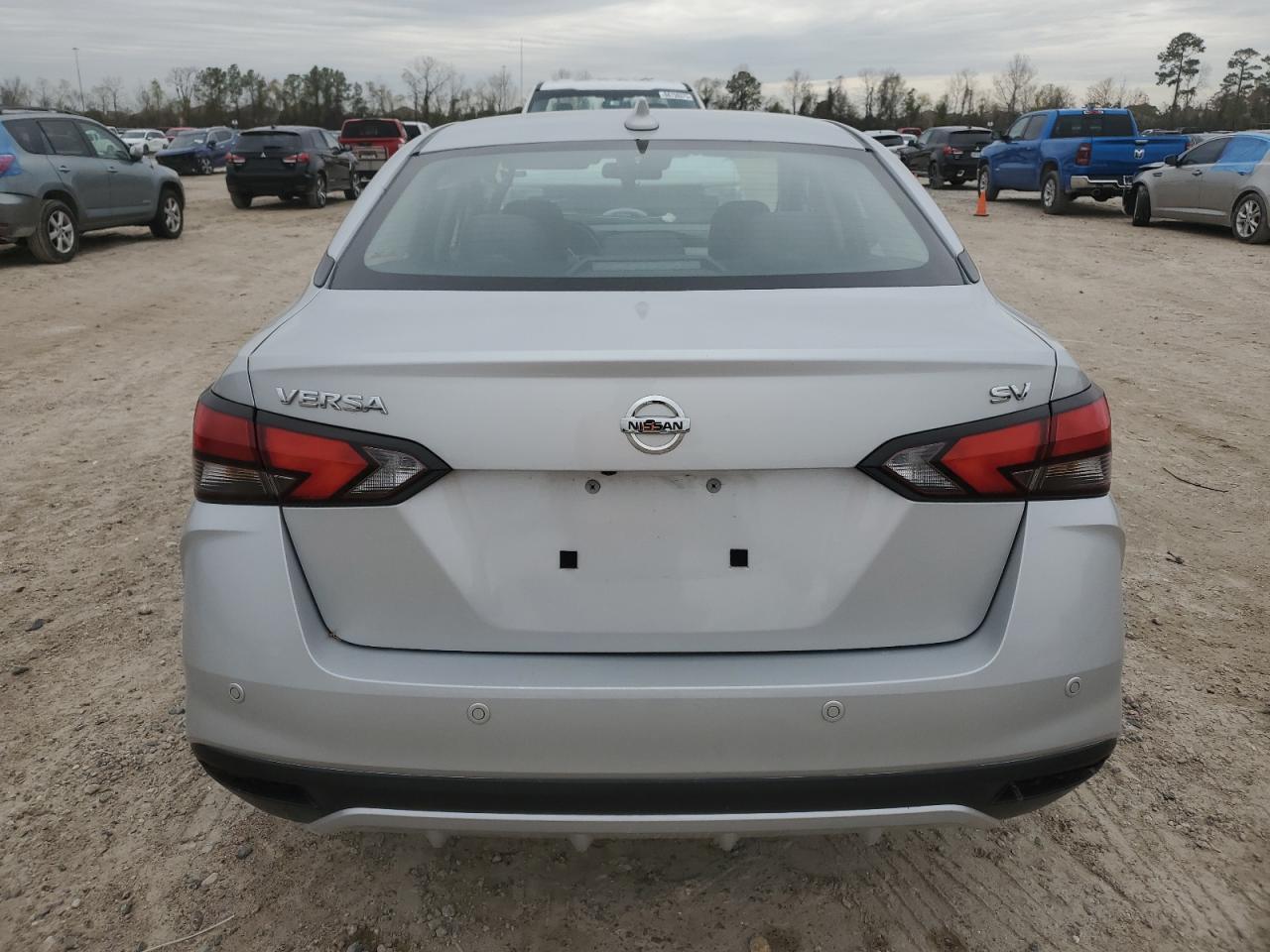 2021 NISSAN VERSA SV - Фото 6