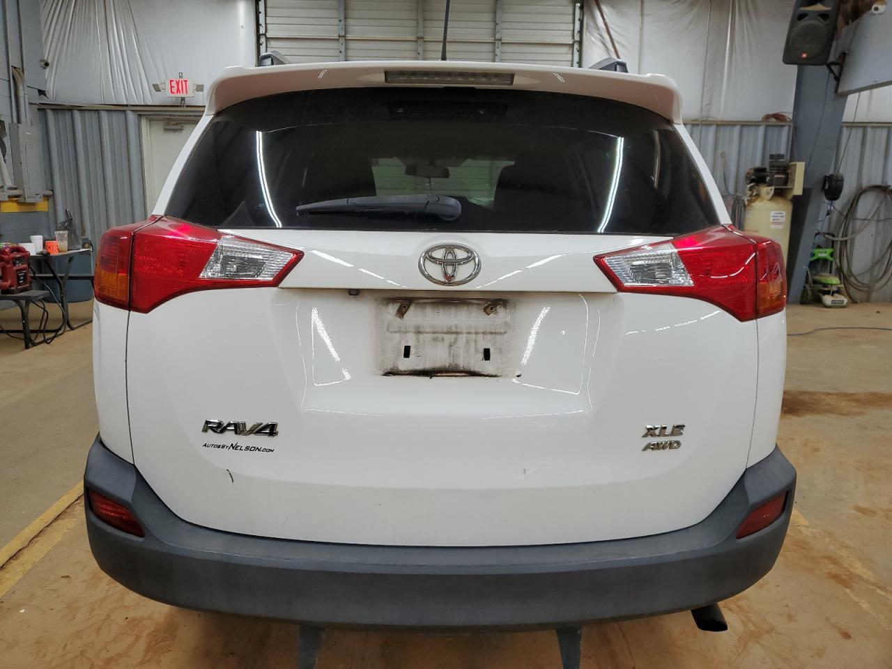 2015 TOYOTA RAV4 XLE - Image 6