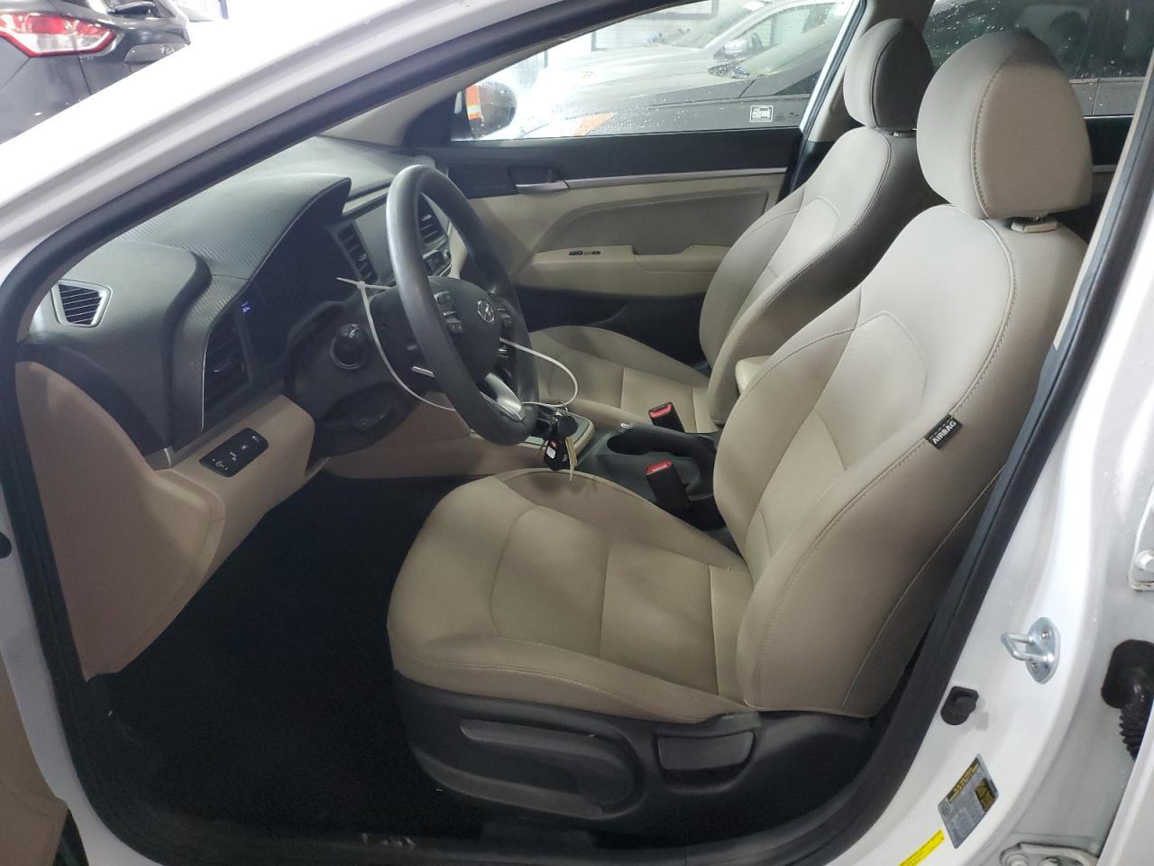 2019 HYUNDAI ELANTRA SE - Фото 7