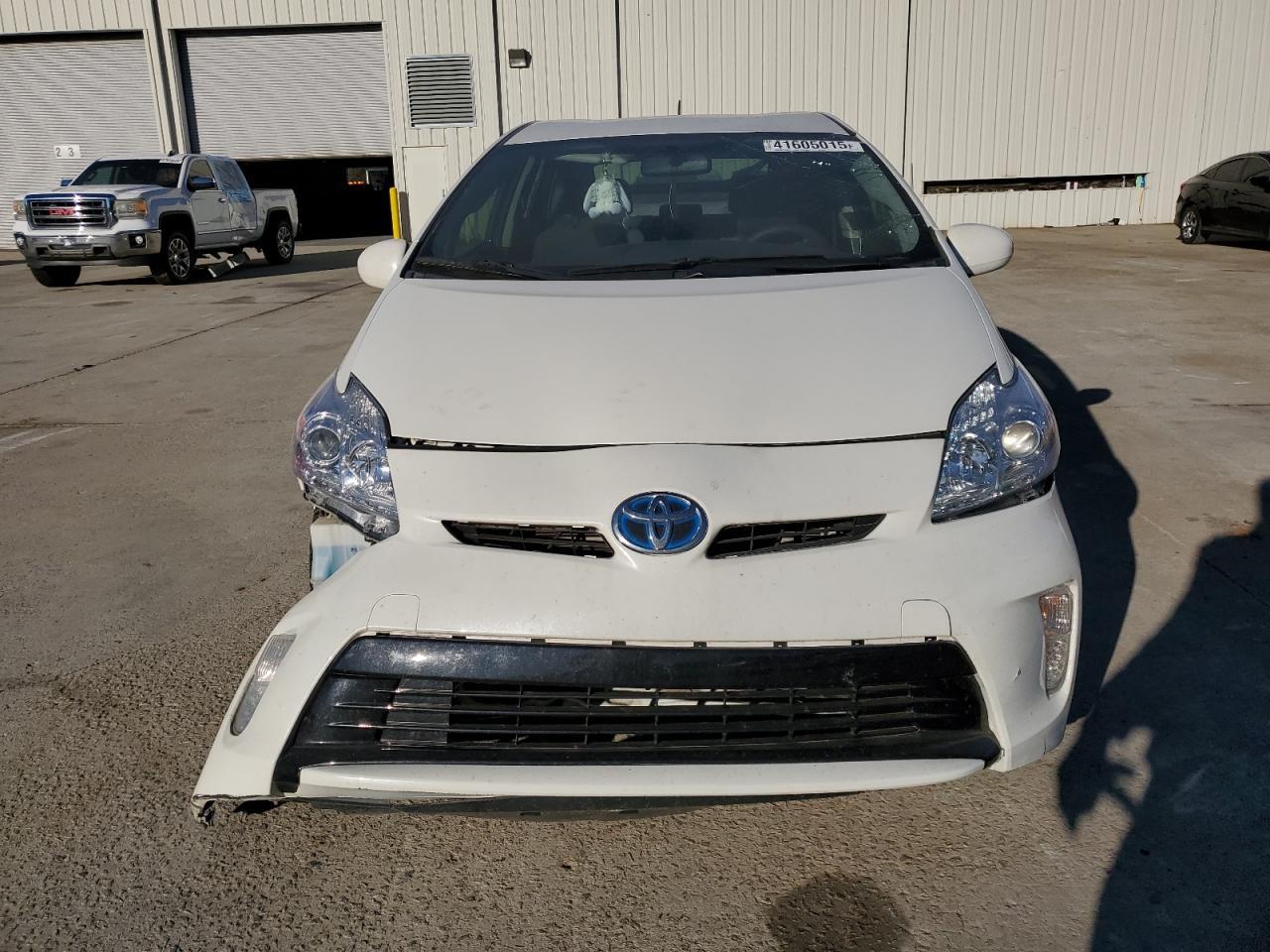 2015 TOYOTA PRIUS - Image 5
