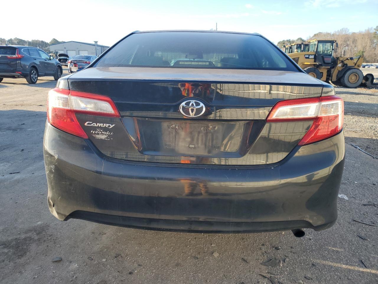 2014 TOYOTA CAMRY L - Фото 6