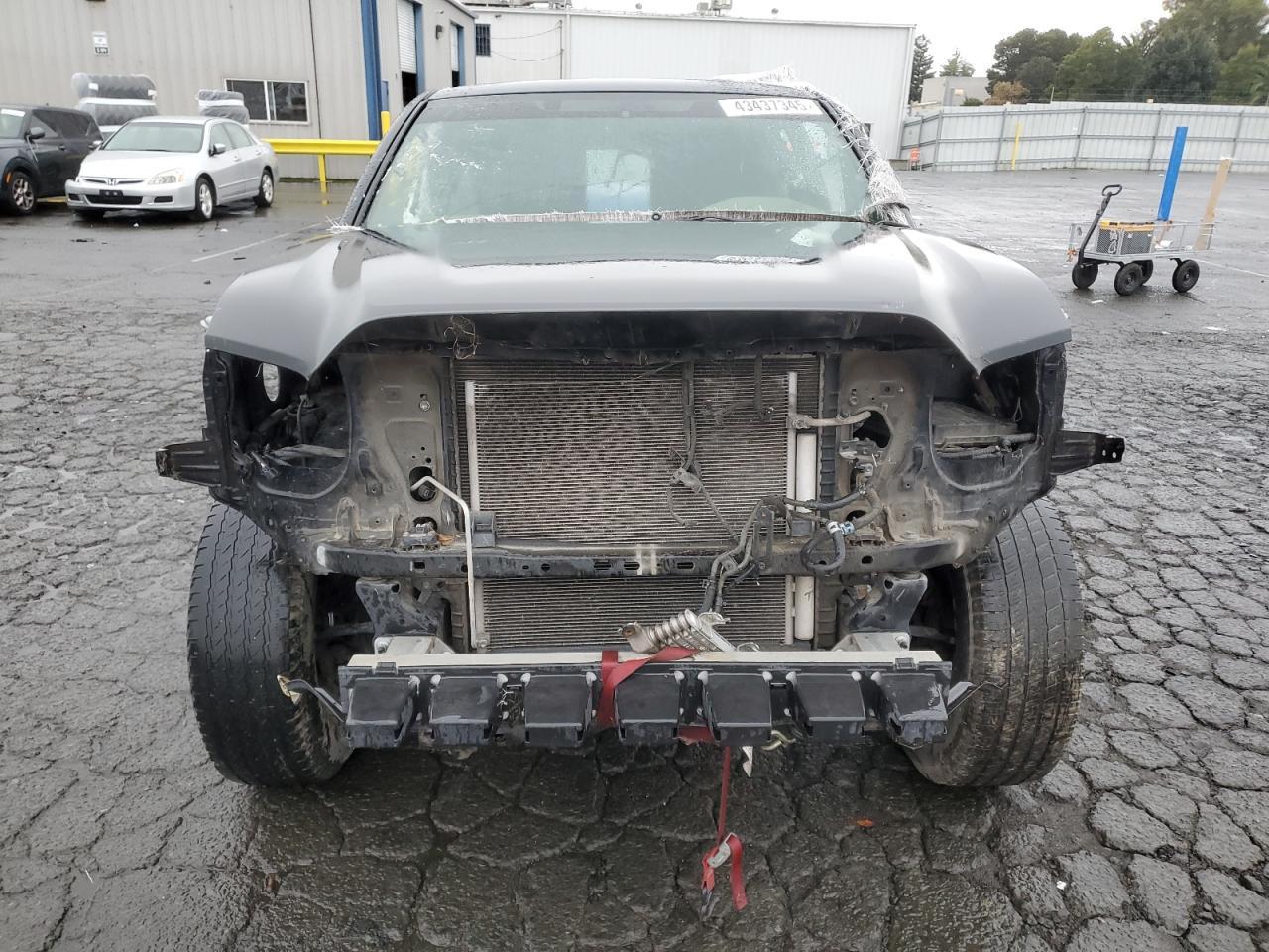 2017 TOYOTA TACOMA DOU - Фото 5