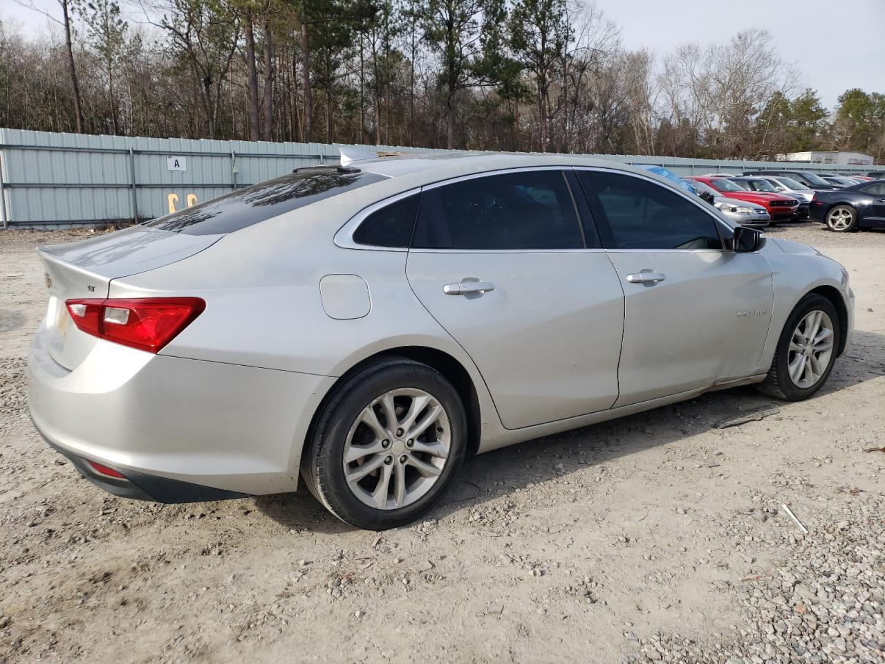 2017 CHEVROLET MALIBU LT - Image 3