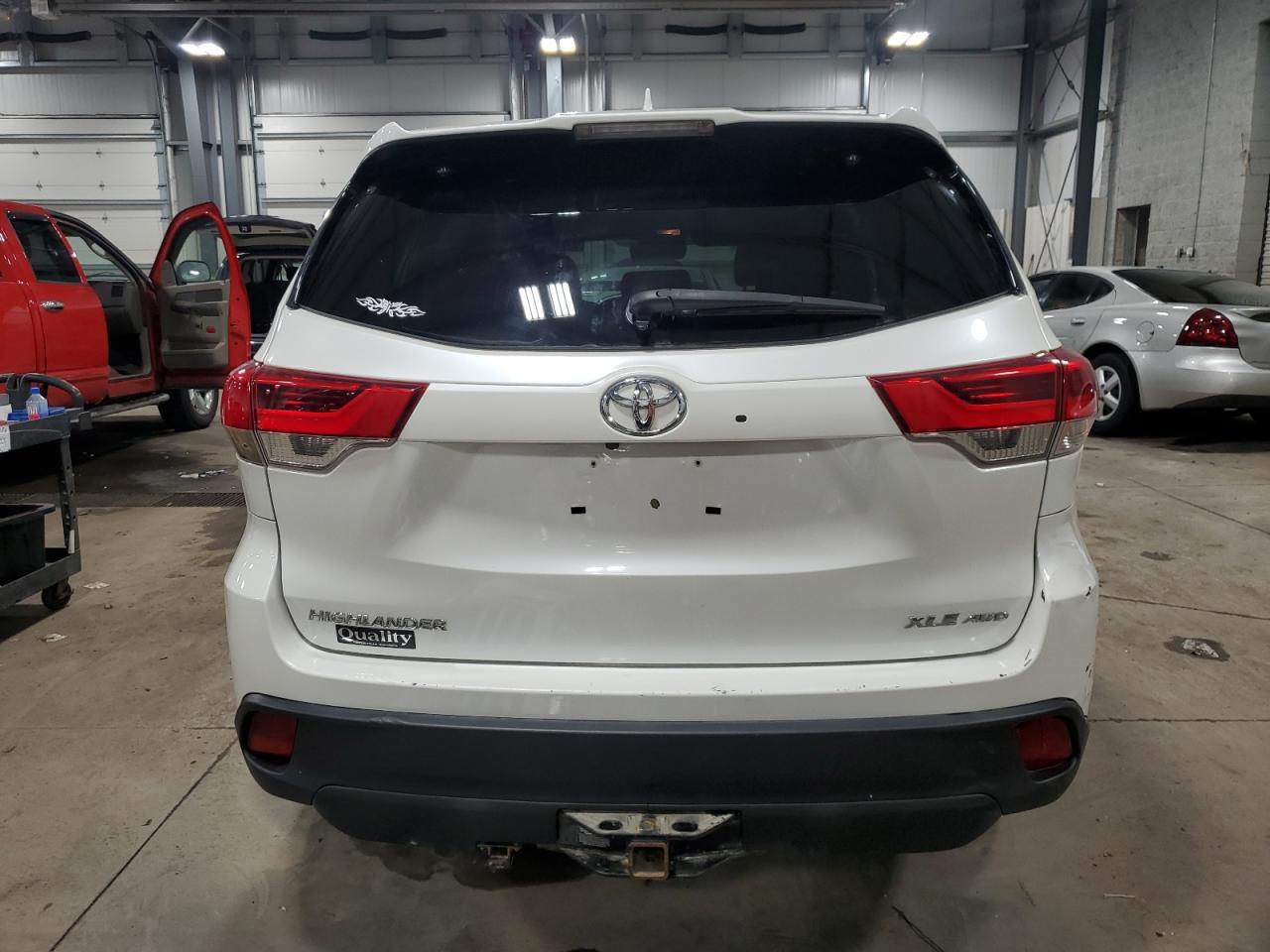 2018 TOYOTA HIGHLANDER - Фото 6