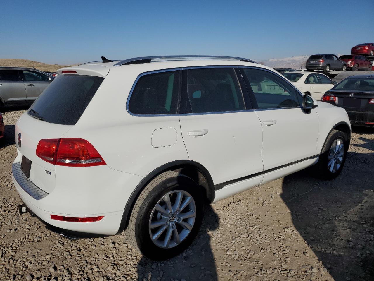 2014 VOLKSWAGEN TOUAREG V6 - Фото 3