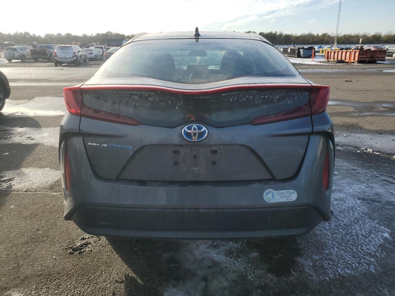 2022 TOYOTA PRIUS PRIM - Image 6