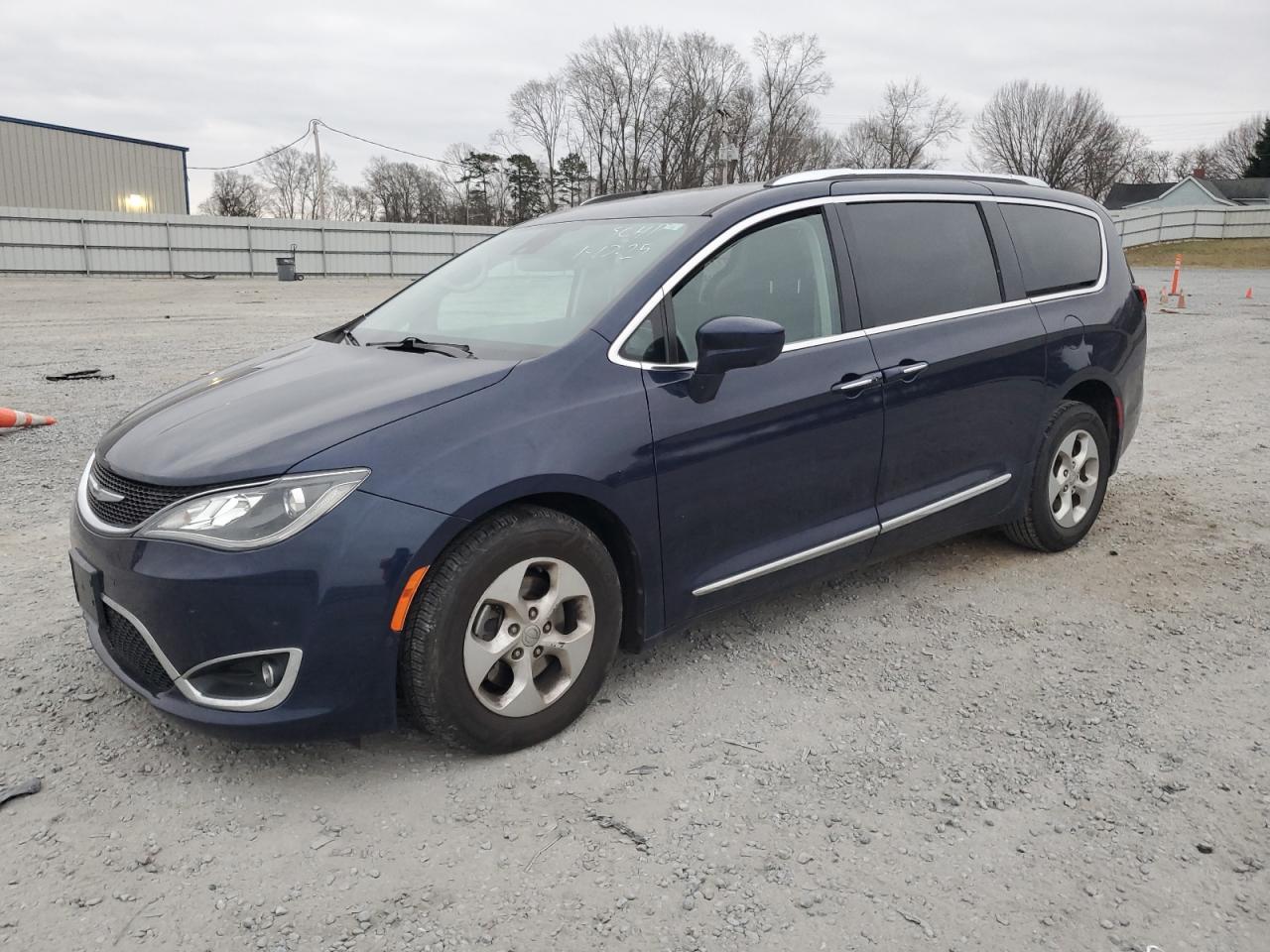 2017 CHRYSLER PACIFICA T