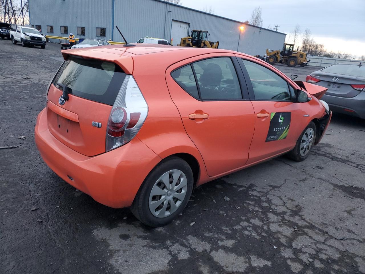 2013 TOYOTA PRIUS C - Image 3