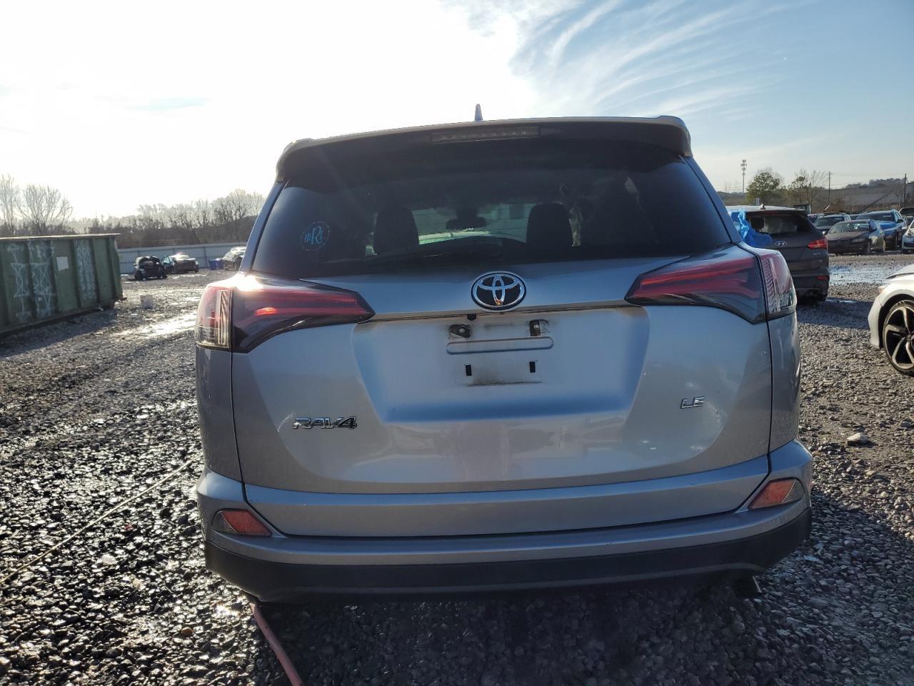 2018 TOYOTA RAV4 LE - Image 6