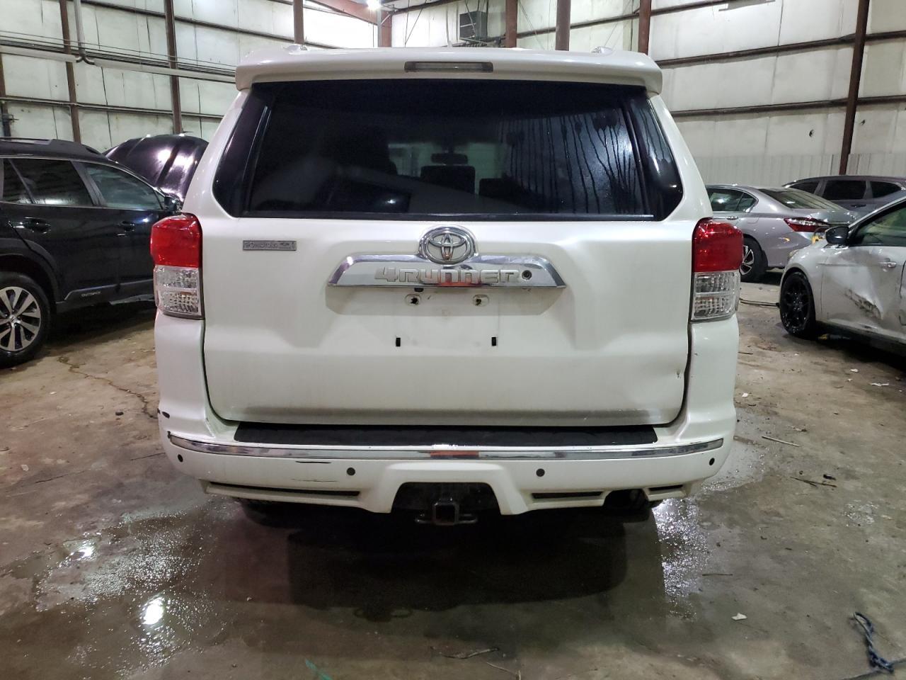 2011 TOYOTA 4RUNNER SR - Image 6