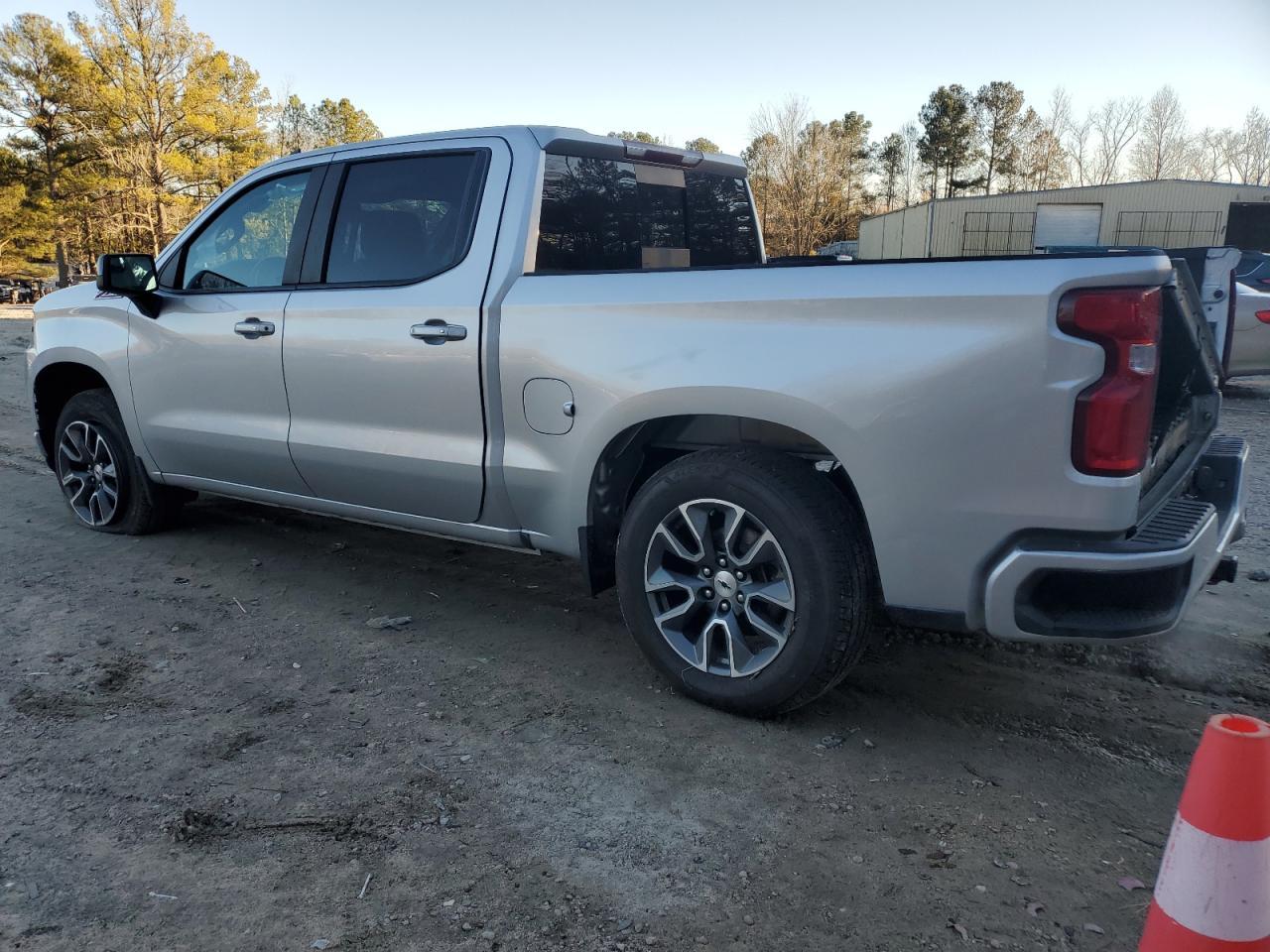 2019 CHEVROLET SILVERADO - Image 2
