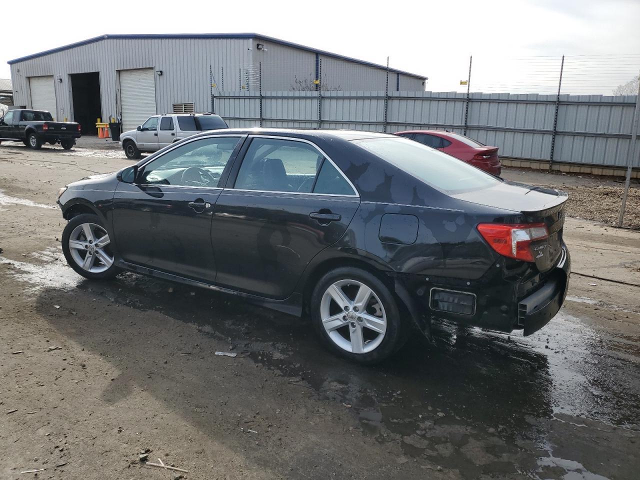 2013 TOYOTA CAMRY L - Фото 2