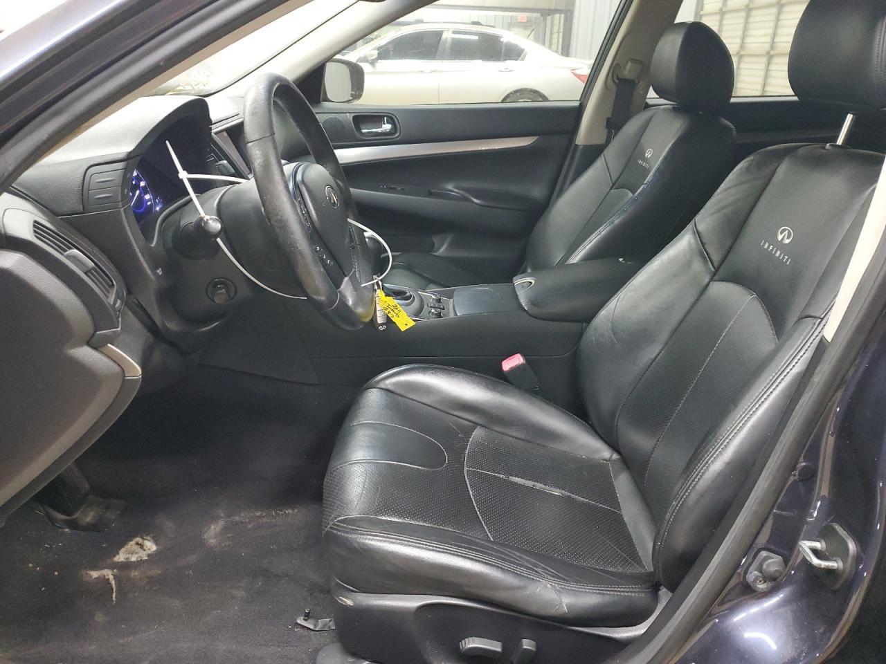 2011 INFINITI G37 - Image 7