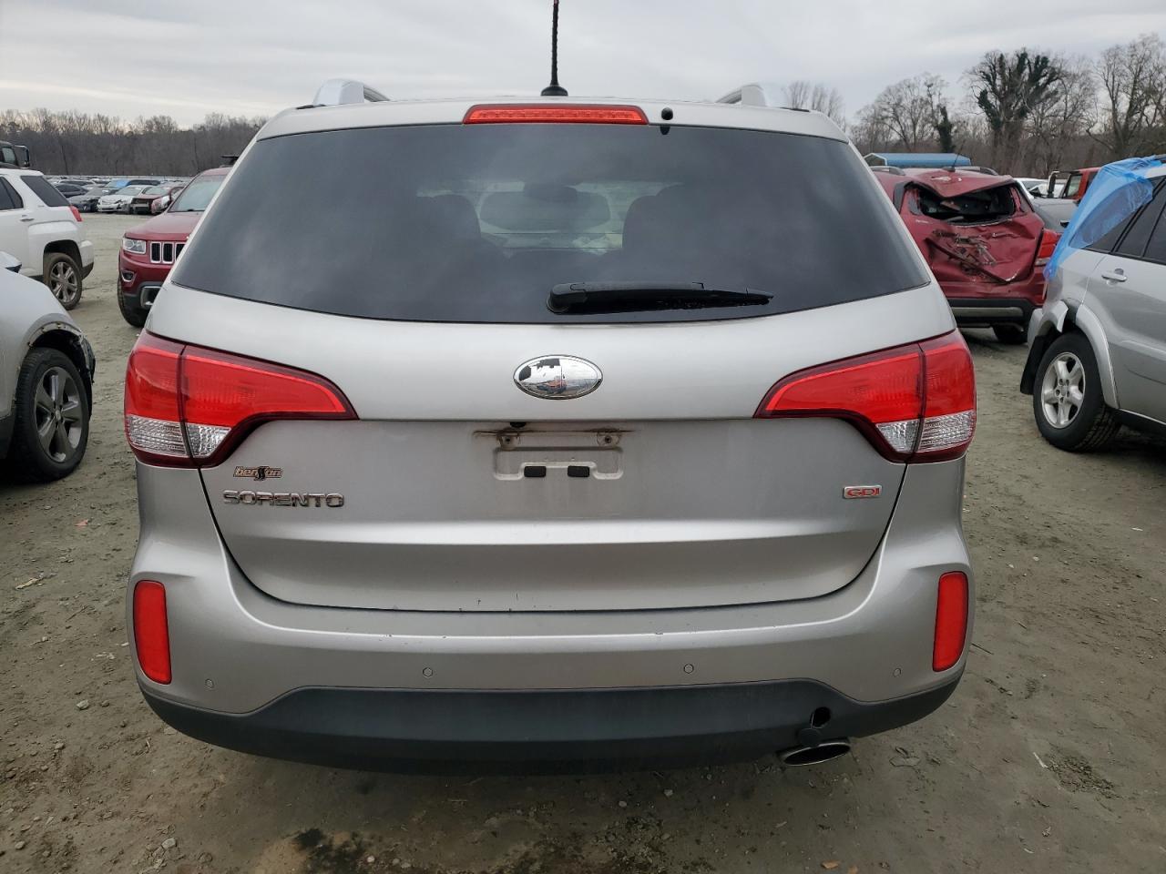 2015 KIA SORENTO LX - Image 6
