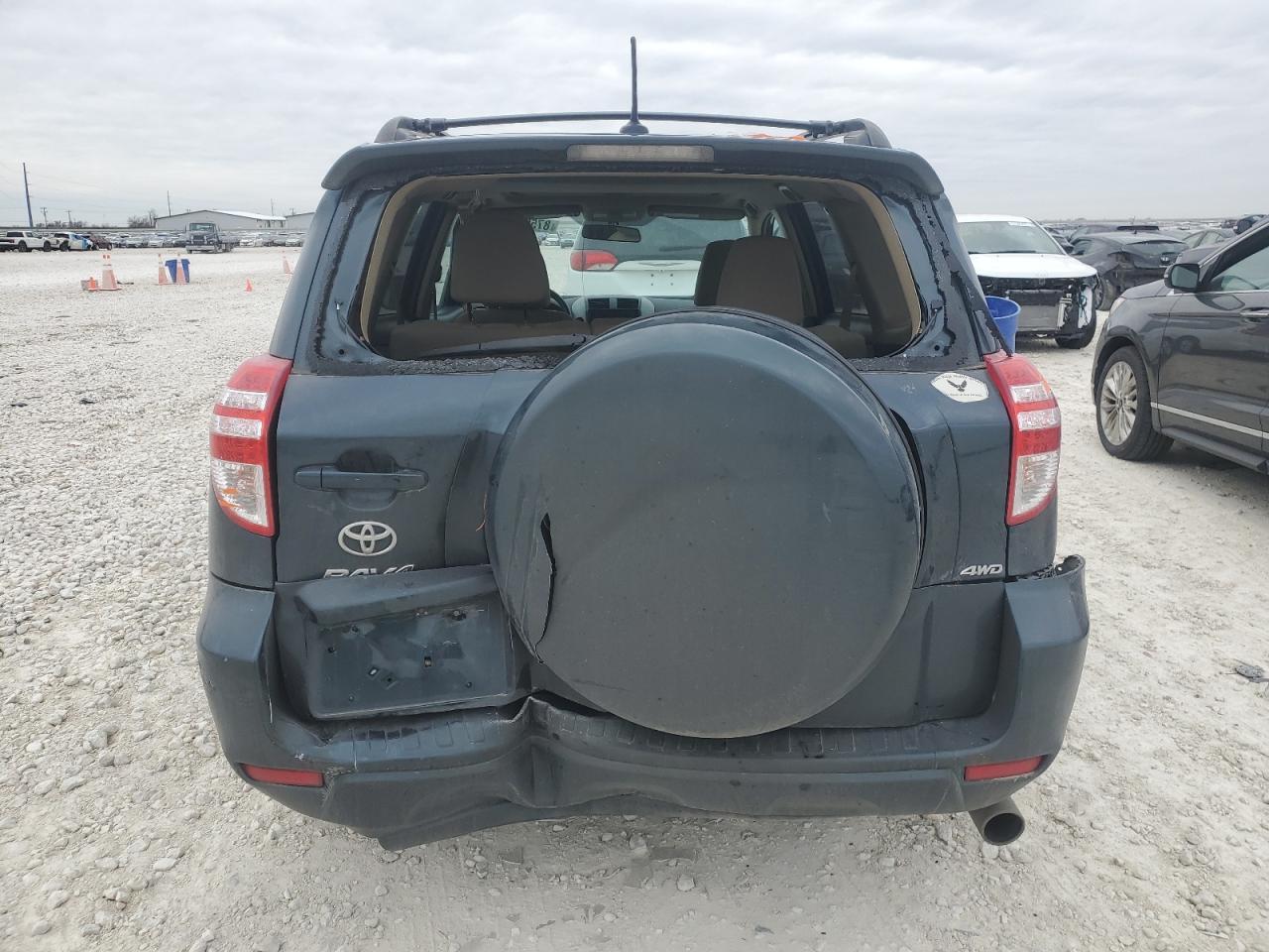 2011 TOYOTA RAV4 - Фото 6