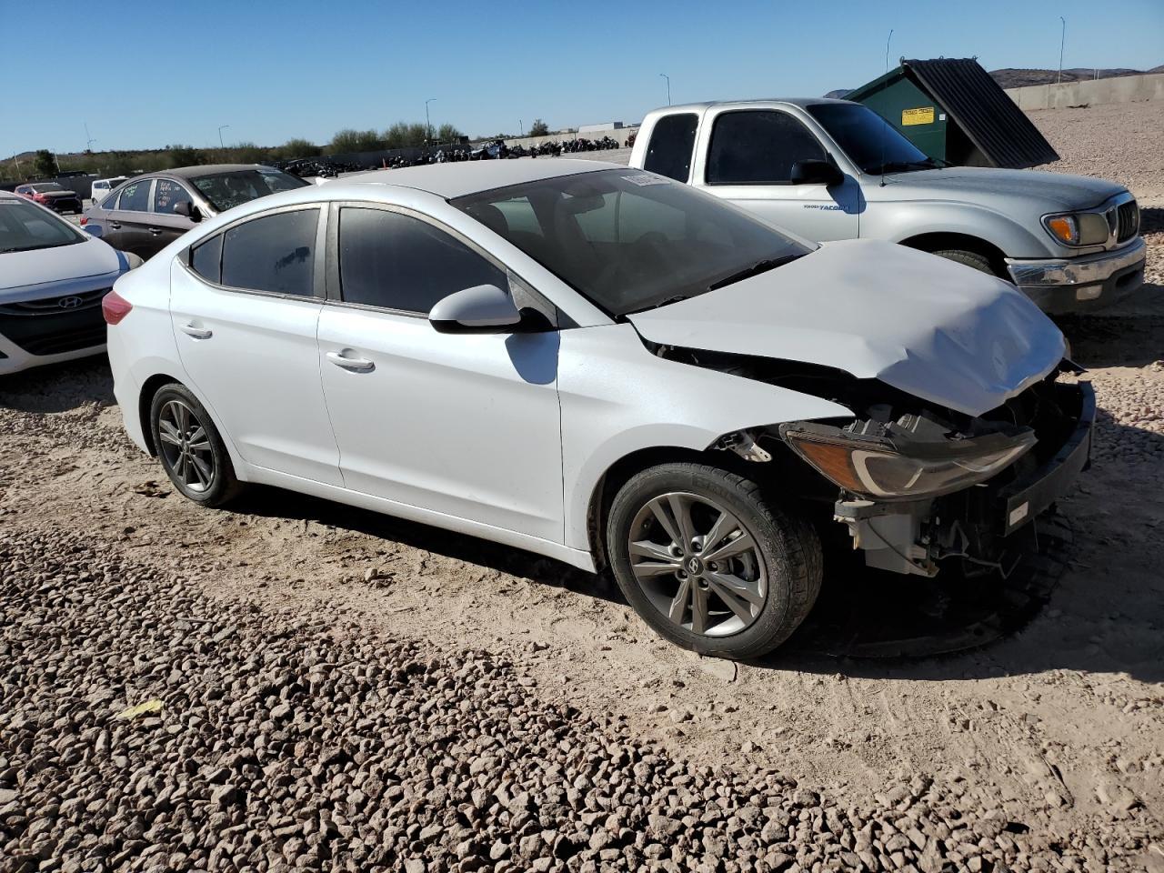 2018 HYUNDAI ELANTRA SE - Фото 4