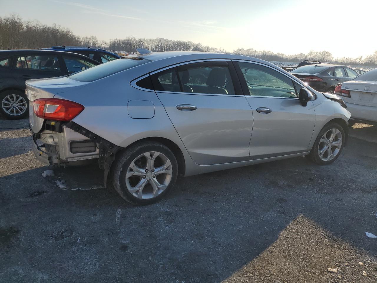 2017 CHEVROLET CRUZE PREM - Фото 3