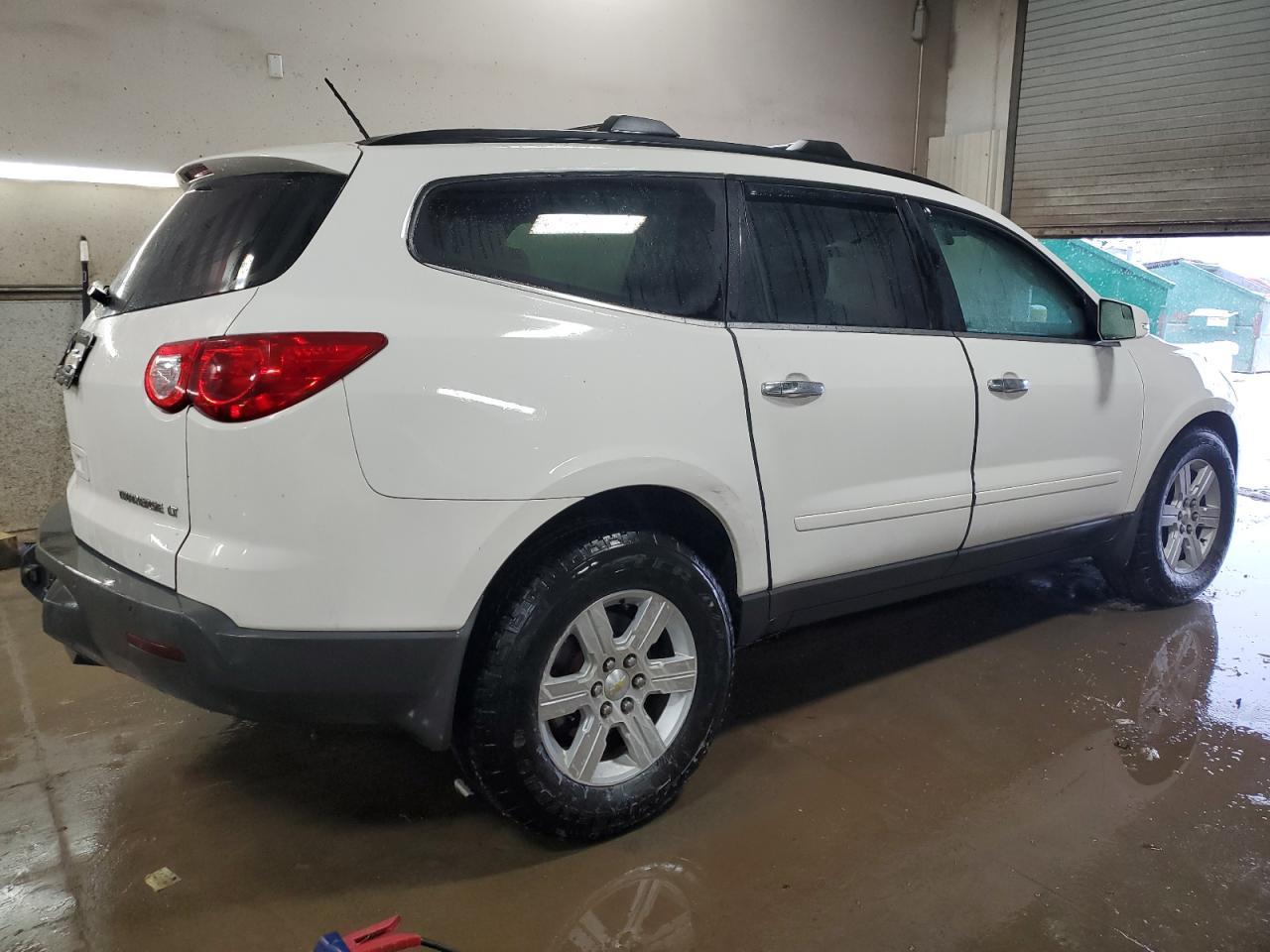 2011 CHEVROLET TRAVERSE L - Image 3