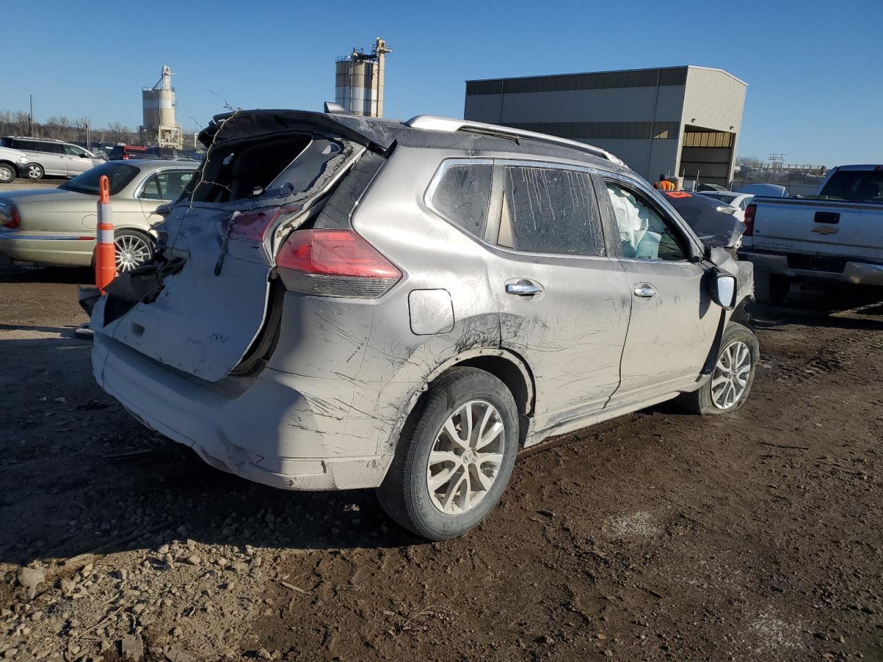 2017 NISSAN ROGUE S - Image 3