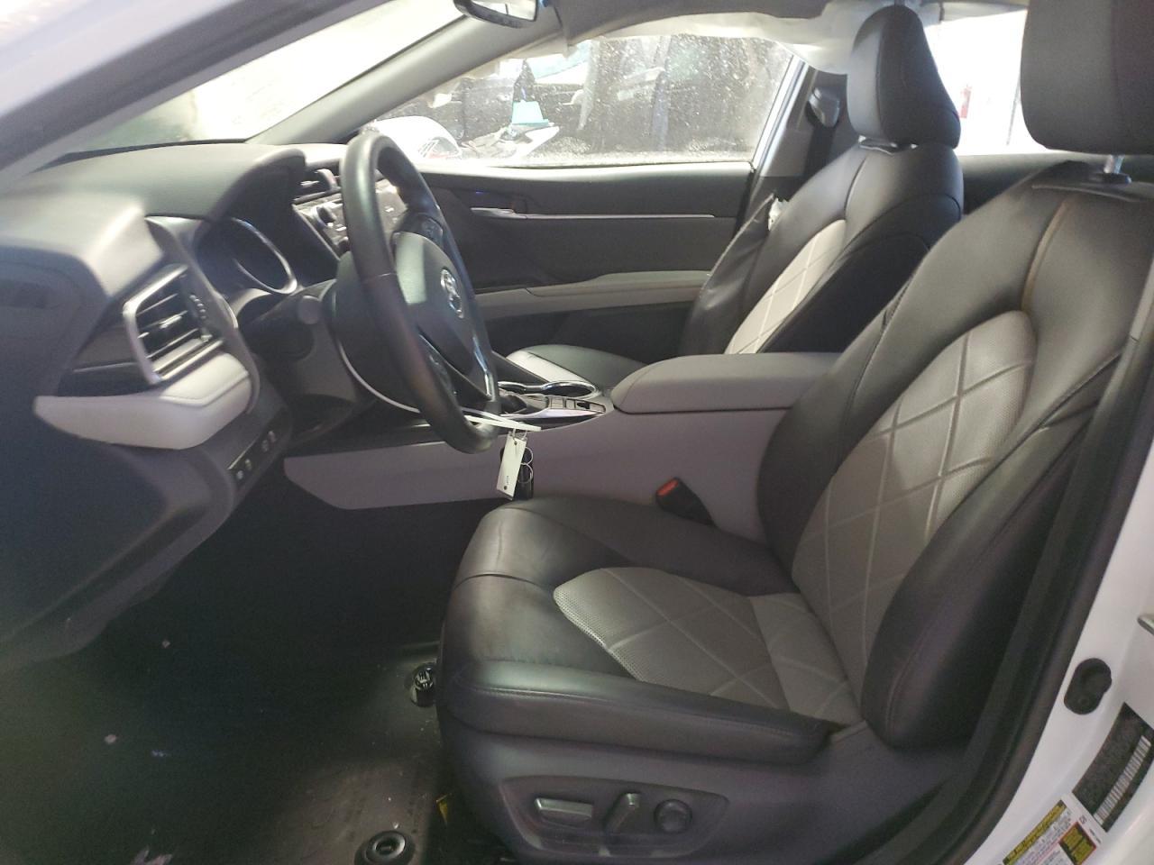 2019 TOYOTA CAMRY L - Фото 7