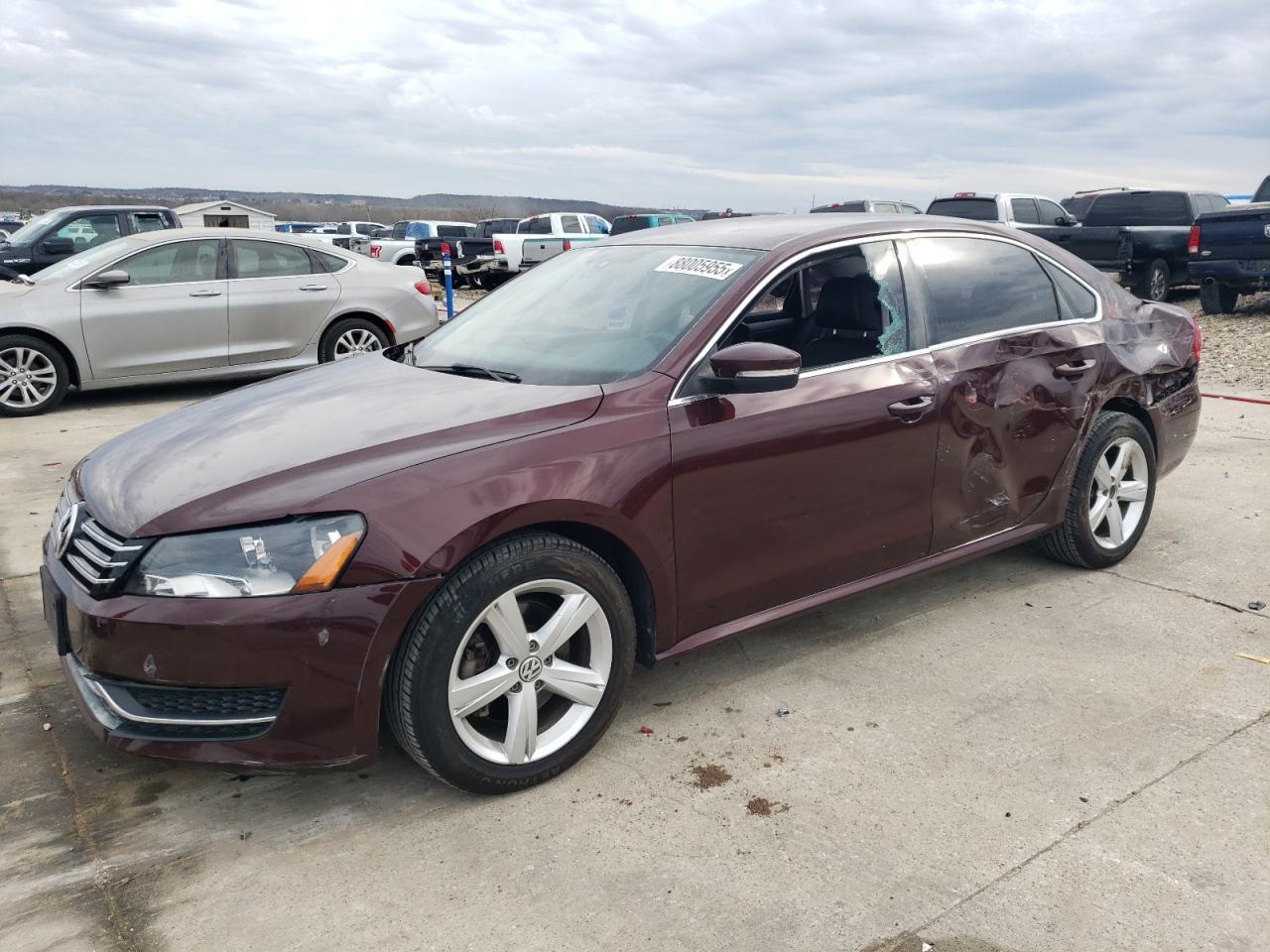 2013 VOLKSWAGEN PASSAT SE