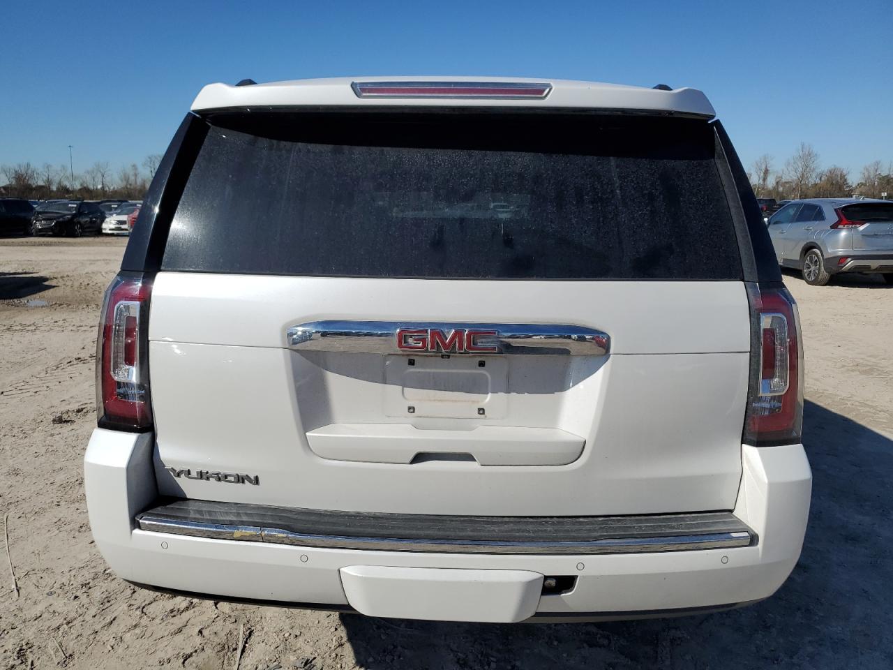 2016 GMC YUKON DENA - Фото 6
