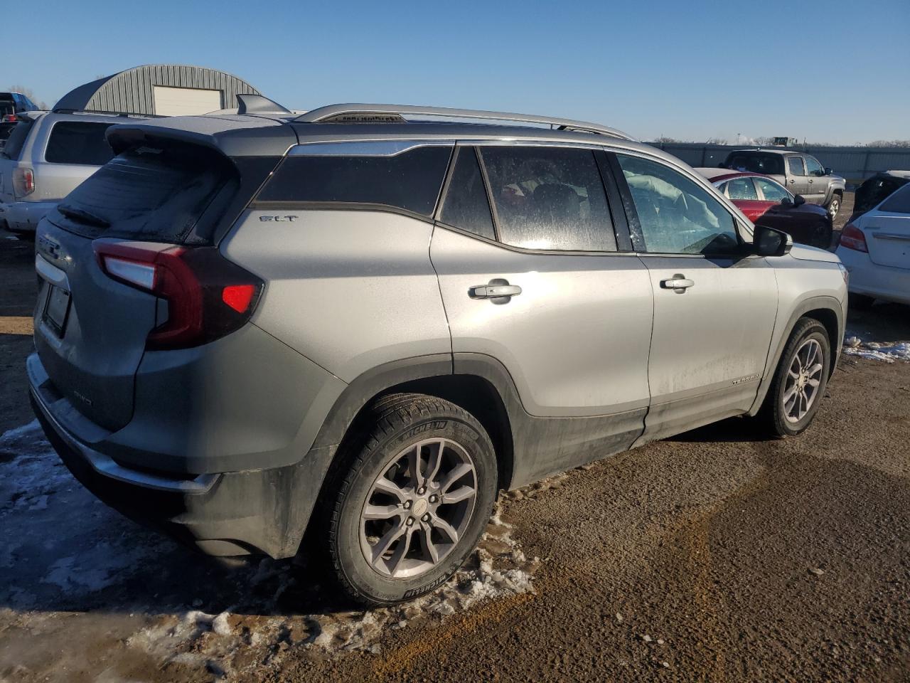 2023 GMC TERRAIN SL - Image 3