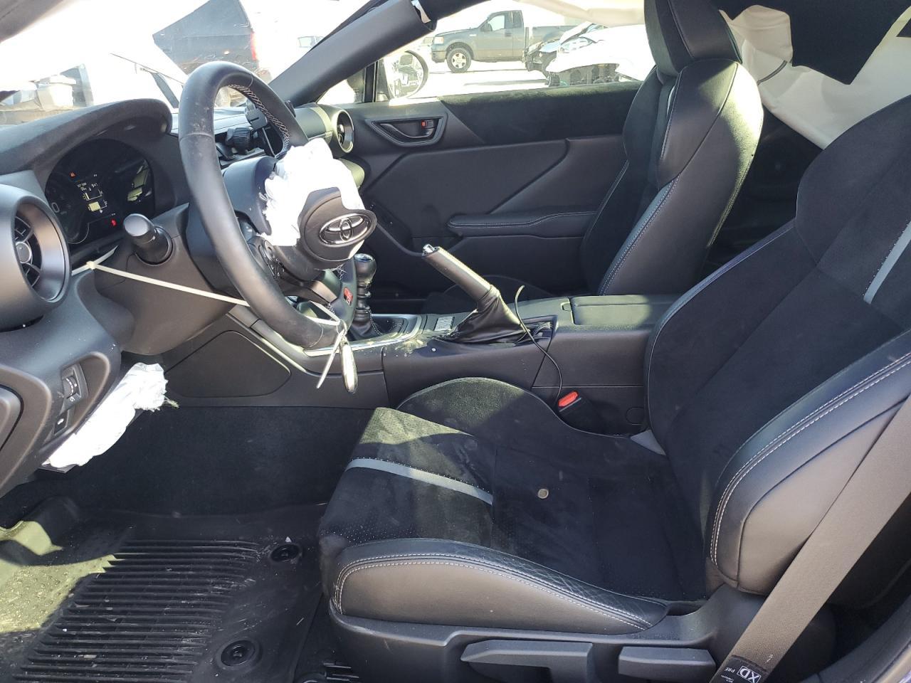 2023 TOYOTA GR 86 PREM - Image 7