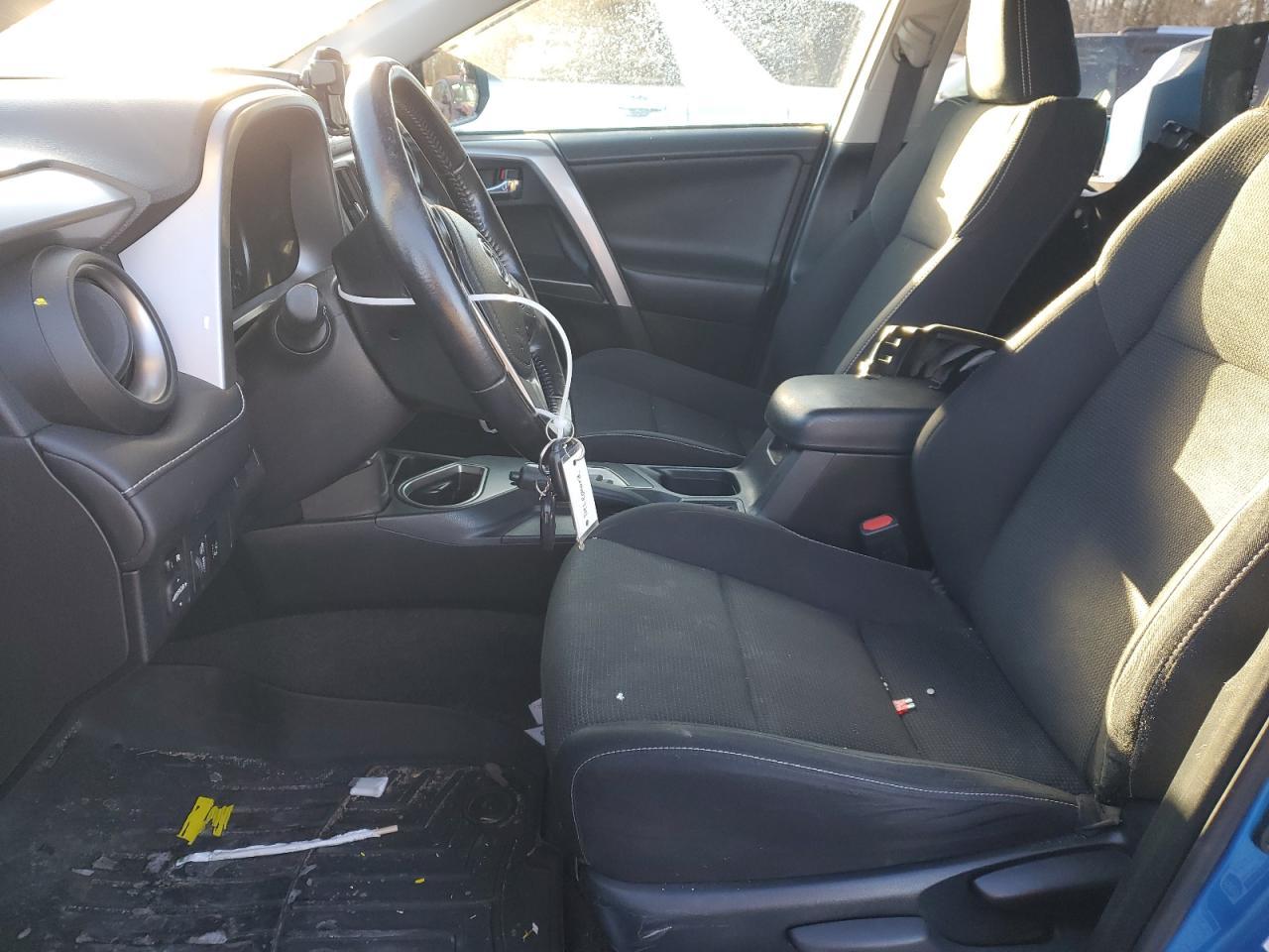 2017 TOYOTA RAV4 XLE - Image 7