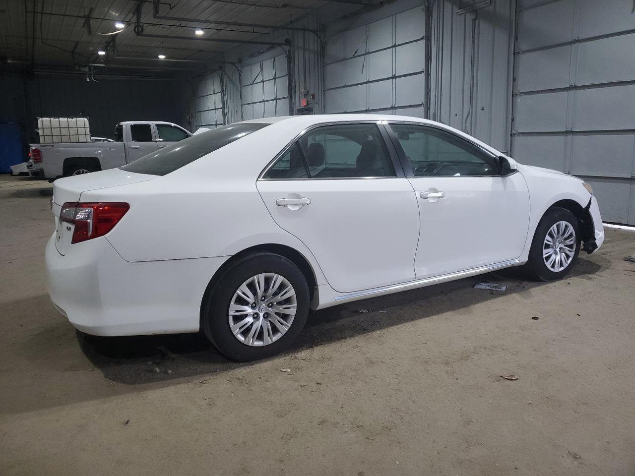 2014 TOYOTA CAMRY L - Фото 3
