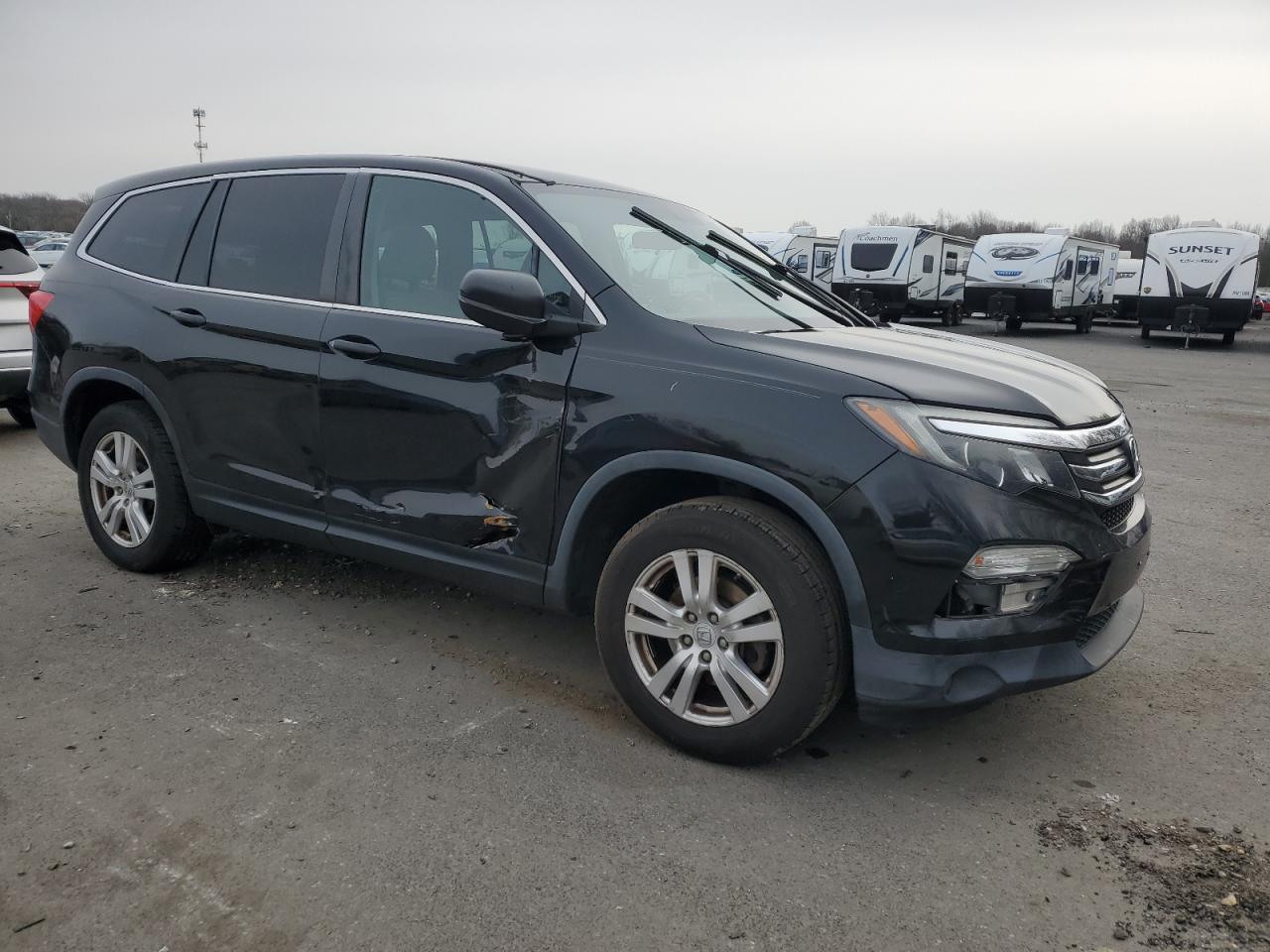 2017 HONDA PILOT LX - Image 4