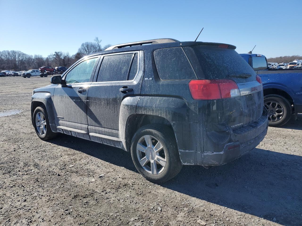 2013 GMC TERRAIN SL - Image 2