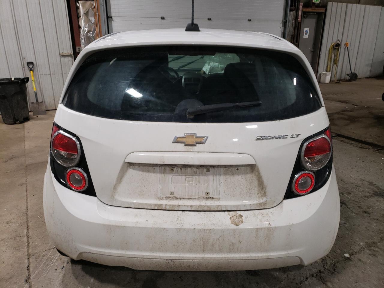 2016 CHEVROLET SONIC LT - Image 6