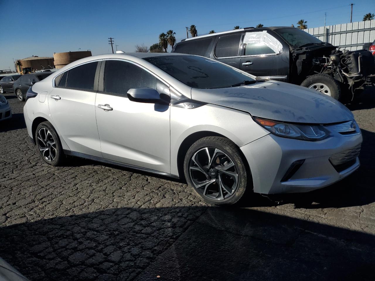 2017 CHEVROLET VOLT LT - Image 4