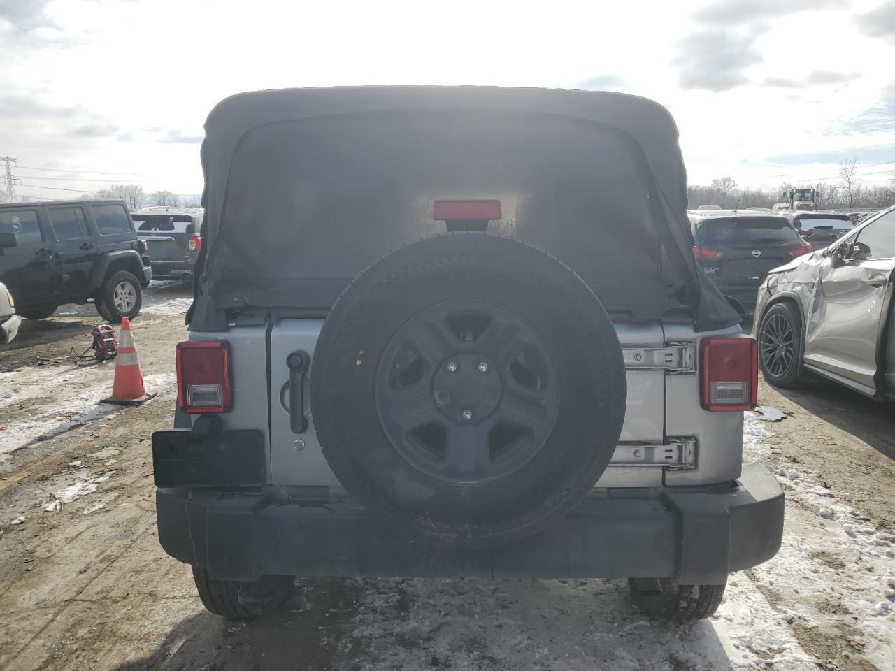 2015 JEEP WRANGLER U - Фото 6