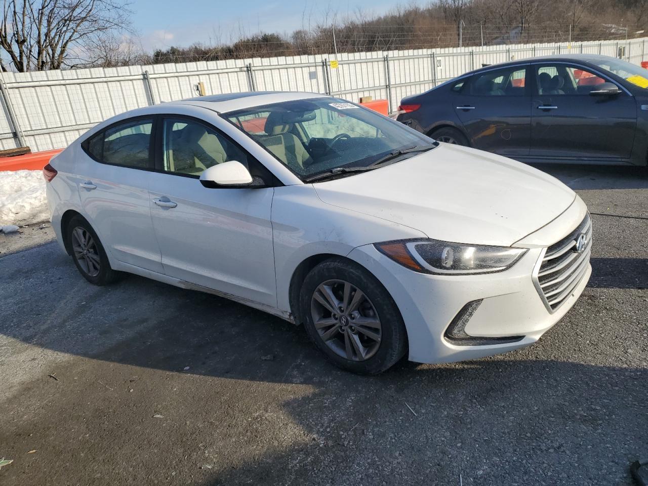 2018 HYUNDAI ELANTRA SE - Image 4